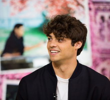Noah Centineo zdobył się na szczere wyznanie. Aktor był uzależniony od narkotyków