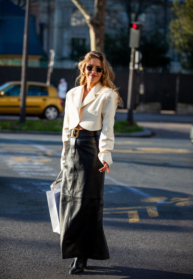 Street Style Day One - Paris Fashion Week - Haute Couture Spring/Summer 2022
