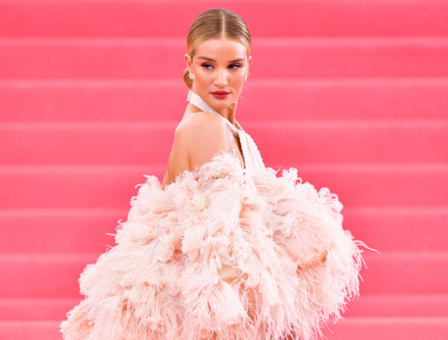 Rosie Huntington-Whiteley ujawniła imię dziecka. Ciekawostka? Jest coś, co łączy je z dzieckiem Kylie Jenner!