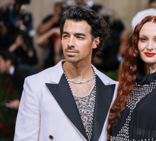 Met Gala 2022: Sophie Turner i Joe Jonas na czerwonym dywanie