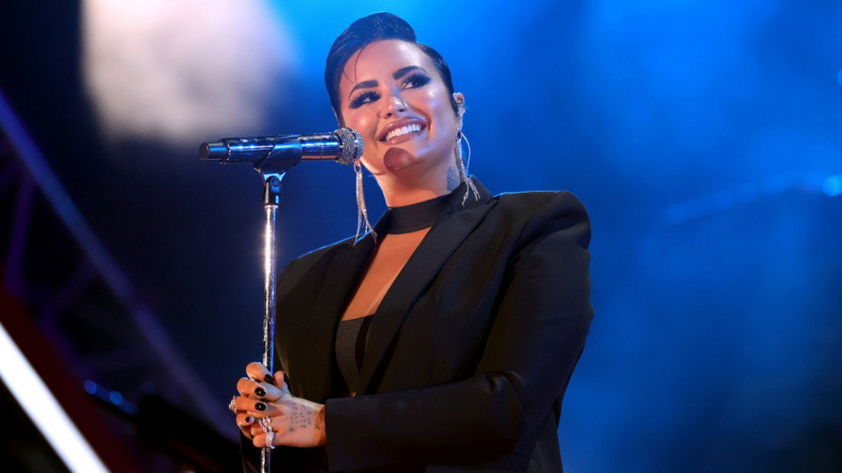 Demi Lovato ma tatuaż na głowie. Co oznacza tatuaż pająk?