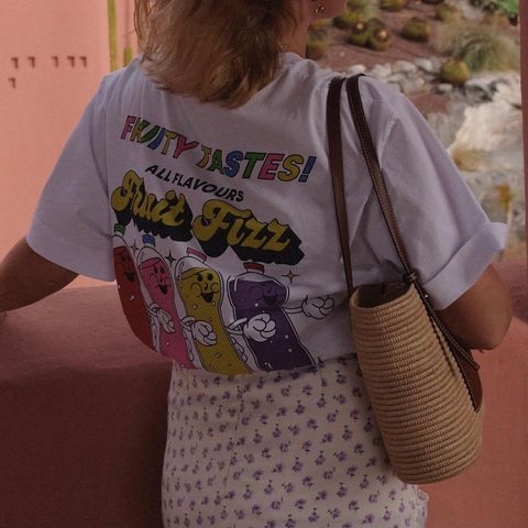 10 T-shirtów na wiosnę, dzięki którym stylizacja na pewno nie będzie nudna! Nawet jeśli założycie do nich zwykłe jeansy