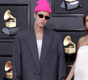 Hailey Bieber i Justin Bieber na gali Grammy 2022