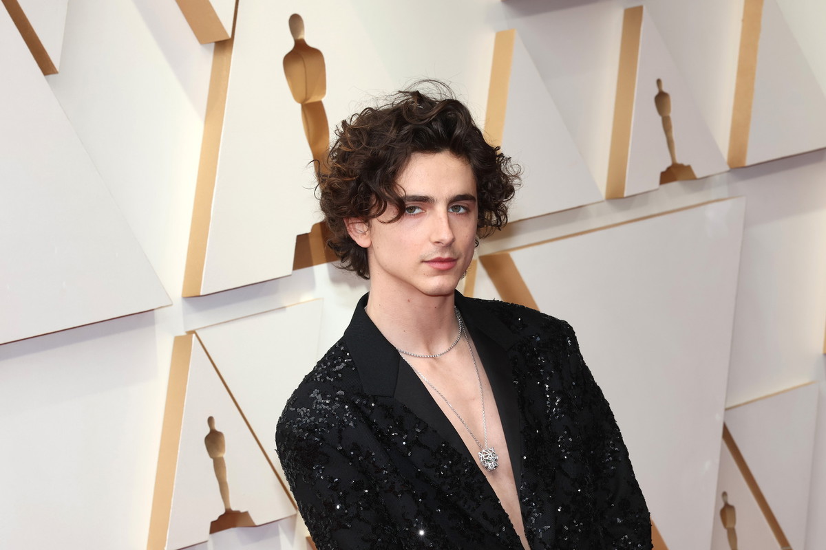Oscary 2022: Timothée Chalamet znów zaskoczył stylizacją na czerwonym dywanie. Wyglądał hot, ale...
