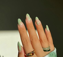 Matcha latte nails - inspiracje