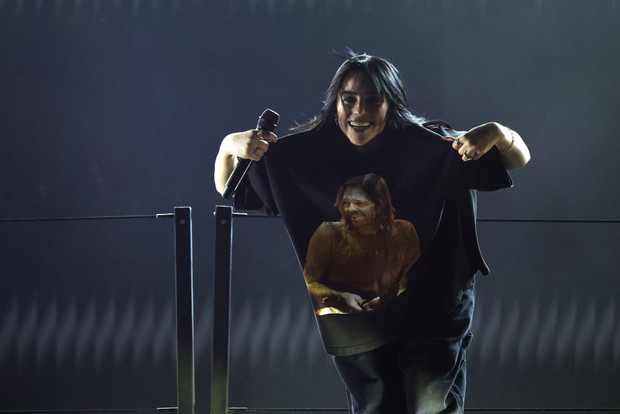 Grammy 2022: Billie Eilish oddała hołd Taylorowi Hawkinsowi z Foo Fighters