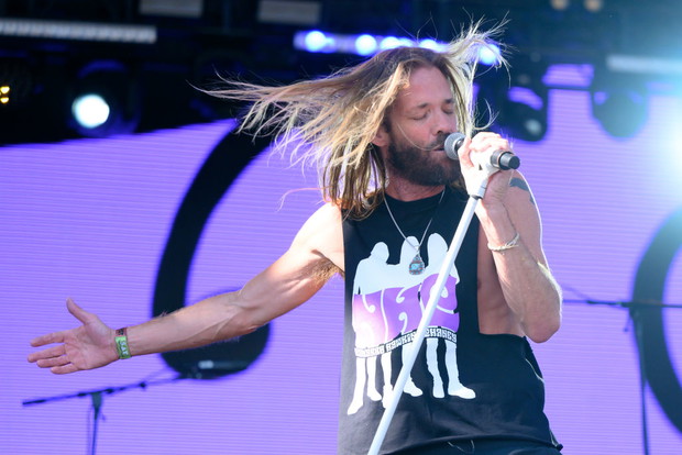 Grammy 2022: Billie Eilish oddała hołd Taylorowi Hawkinsowi z Foo Fighters