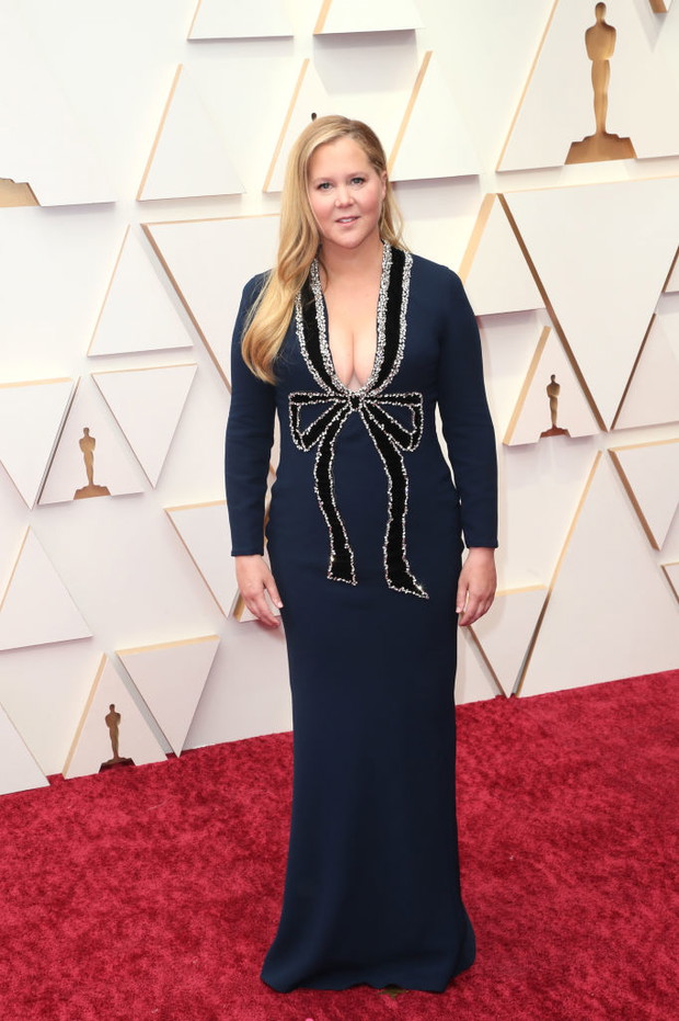 Oscary 2022 stylizacje gwiazd: Amy Schumer