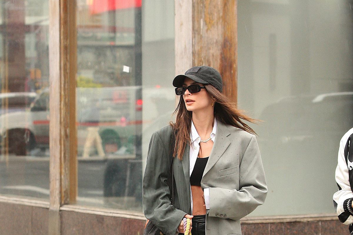 „Clean girl” look to nowy trend wśród fashionistek. Nowy wymiar minimalizmu wylansowało pokolenie Z