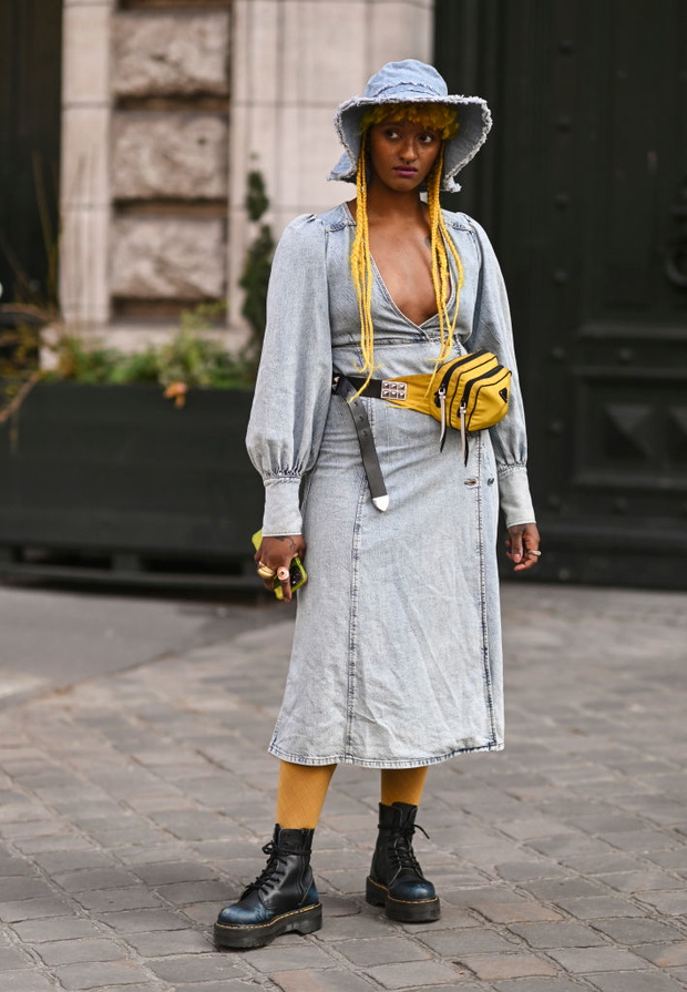 Street Style : Day Six - Paris Fashion Week - Womenswear F/W 2022-2023