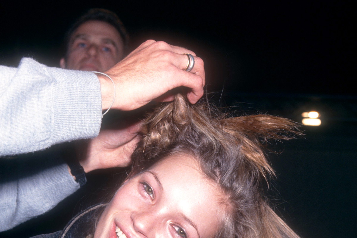 5 pomysłów na stylizacje z jeansami podpatrzone u Kate Moss. Banalnie proste do odtworzenia i intrygujące zarazem