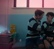 „Heartstopper”: nowy serial Netfliksa o dwóch zakochanych nastolatkach roztapia serca