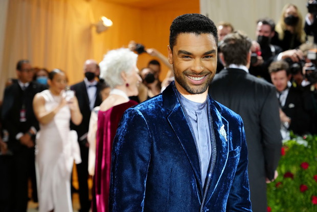 Met Gala 2022 stylizacje gwiazd: Rege-Jean Page