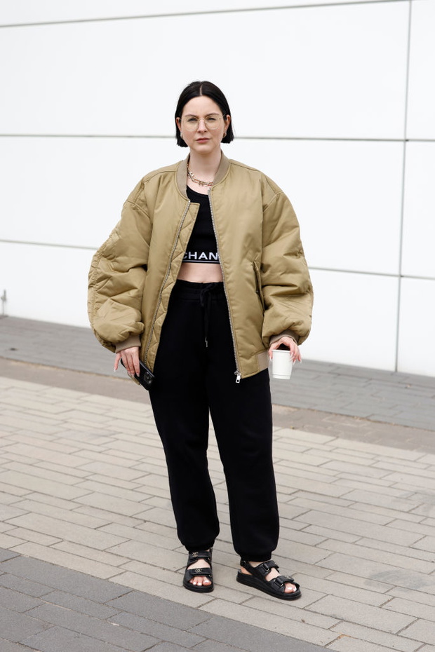 Street Style - Essen - April, 2022