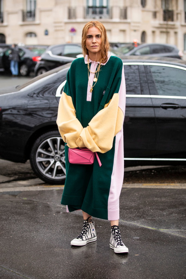 Street Style - Paris Fashion Week Womenswear Fall/Winter 2019/2020 : Day Five