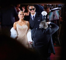 Projektant słynnej sukienki Marilyn Monroe oburzony tym, że Kim Kardashian założyła ją na Met Galę. „To wielki błąd” – twierdzi