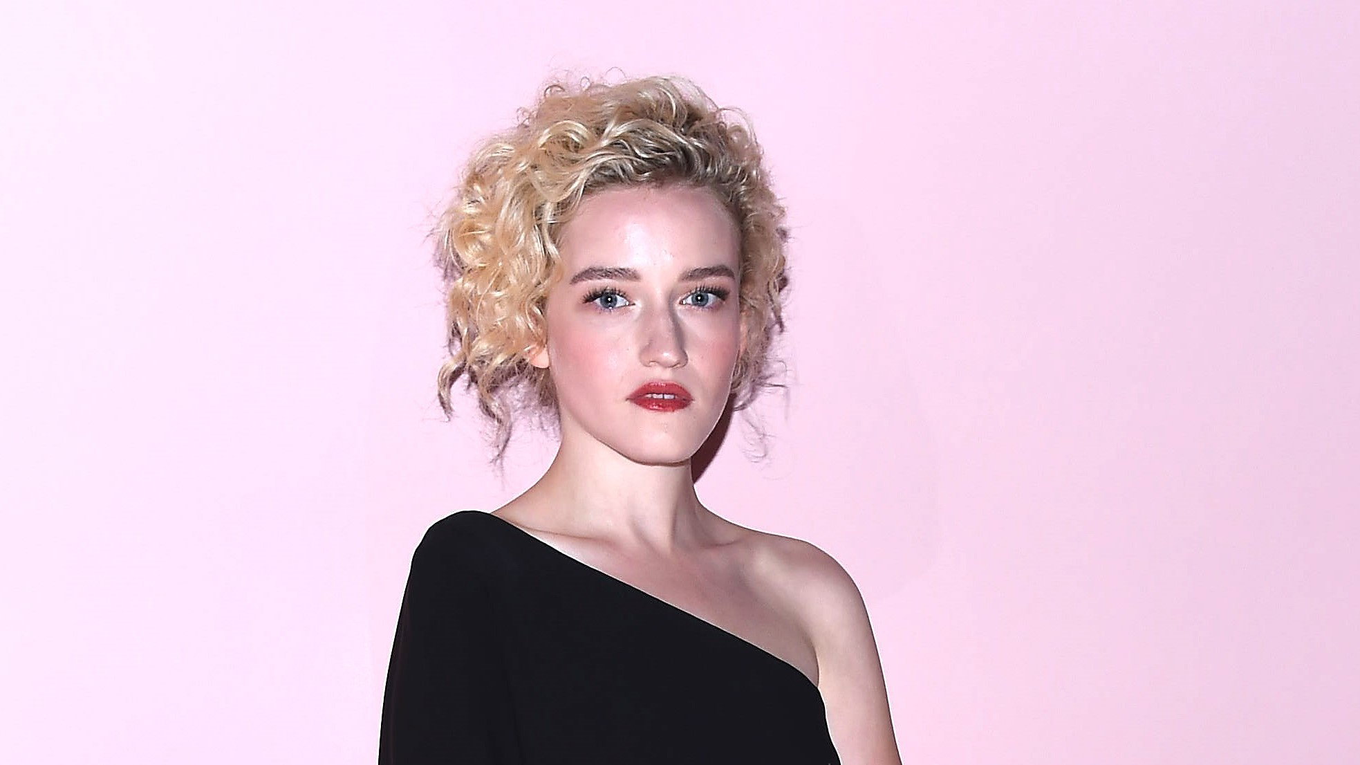 Julia Garner zagra Madonnę