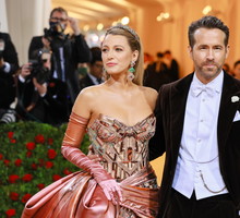Blake Lively pokazała się w najbardziej ponadczasowej sukience na lato. Naprawdę warto mieć ją swojej szafie!