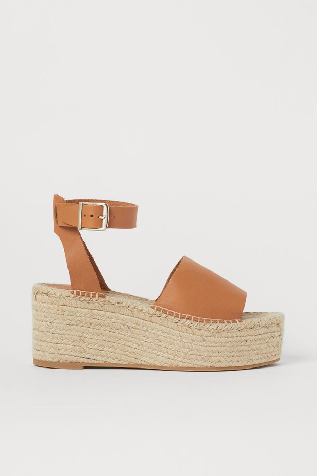 Skórzane espadryle H&M, 199,99 zł (stara cena – 229,99 zł)