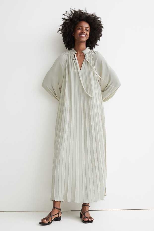 Sukienka H&M, 139,99 zł (stara cena – 199,99 zł)