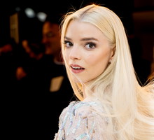 Anya Taylor-Joy zaręczona? Na jej serdecznym palcu pojawił się pierścionek, o którym mówią dziś wszyscy
