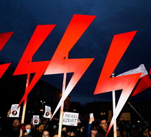 Działaczka pomagająca w aborcjach stanie przed sądem. Jakie będą skutki pierwszego takiego procesu nie tylko w Polsce, ale w całej Europie?