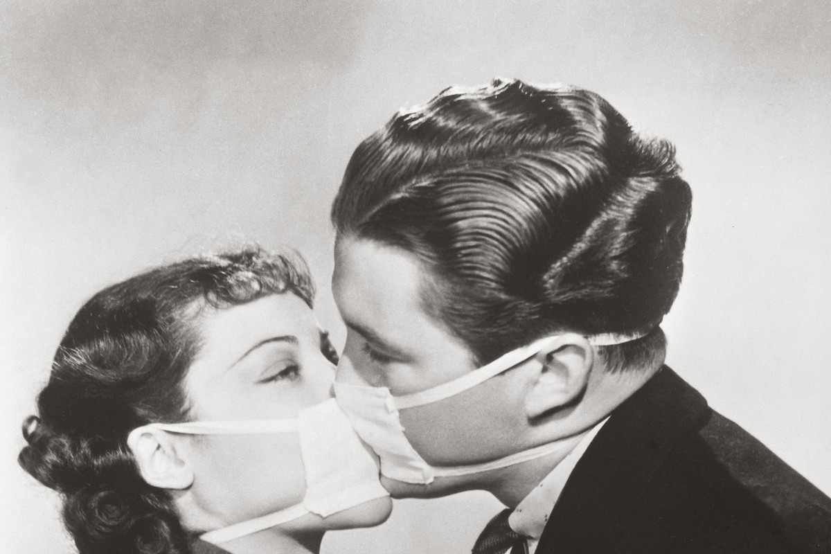 kissing couple
