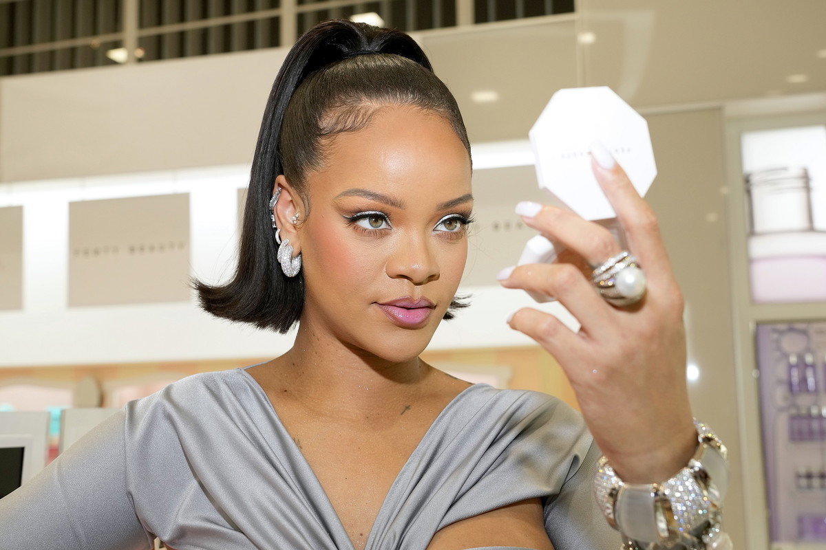 Rihanna wypuści produkty do włosów!