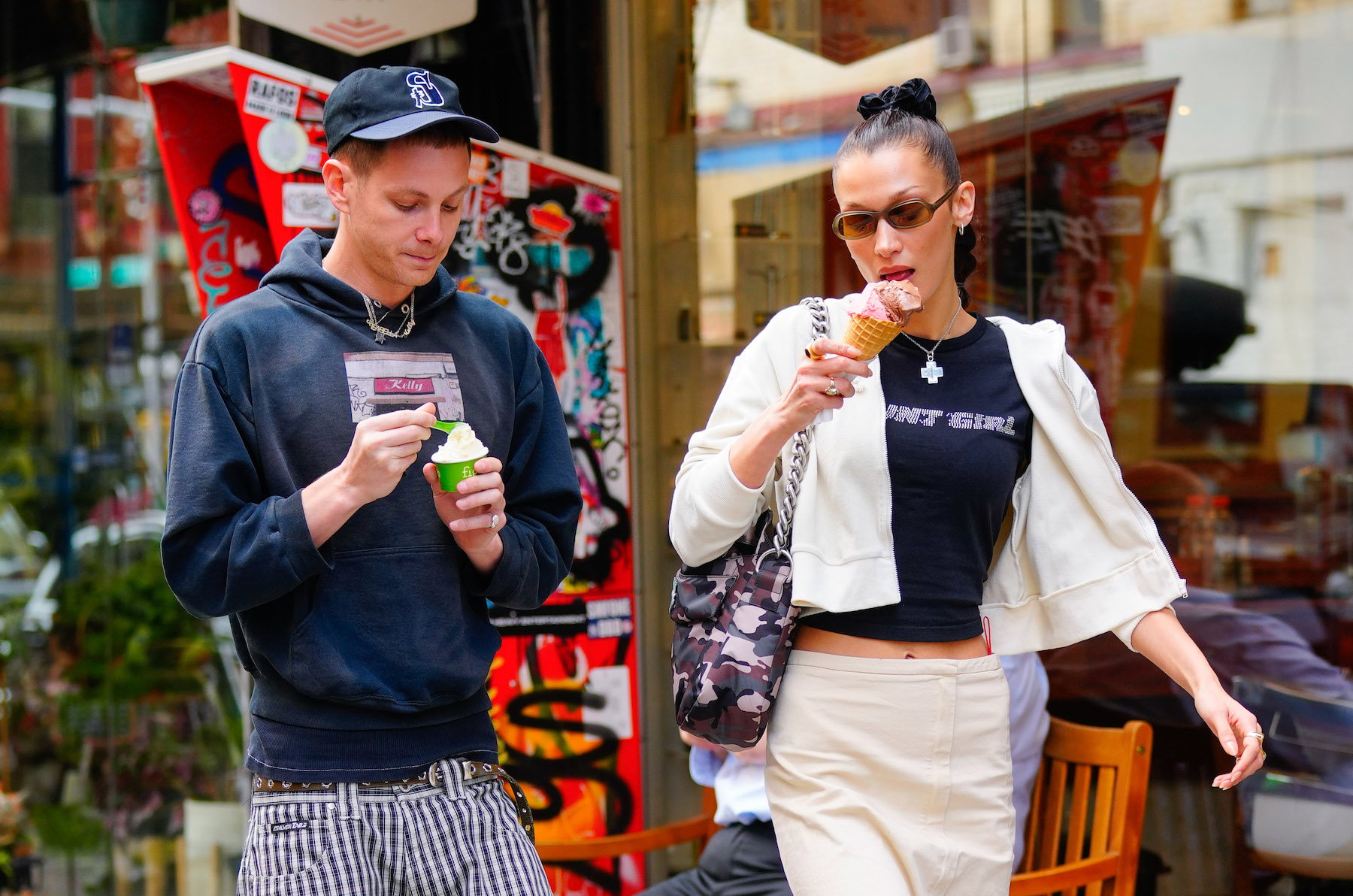 Zapomnijcie o Zoë Kravitz i Channingu Tatumie, teraz to Bella Hadid i Marc Kalman są najbardziej stylową parą wśród gwiazd!