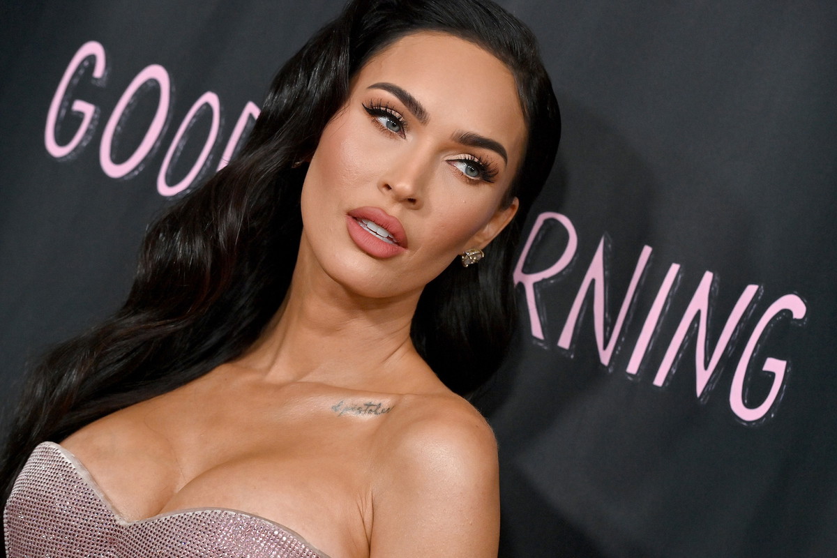 Bella Hadid i Megan Fox uwielbiają ten makijaż na lato 2022! Syrenie oko zastąpi tradycyjną jaskółkę na powiece
