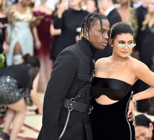 Kylie Jenner jest w trzeciej ciąży? Sugestywny komentarz gwiazdy wywołał w sieci prawdziwe poruszenie!