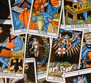 Tarot – karta dnia, karta na dziś. Jak interpretować karty?