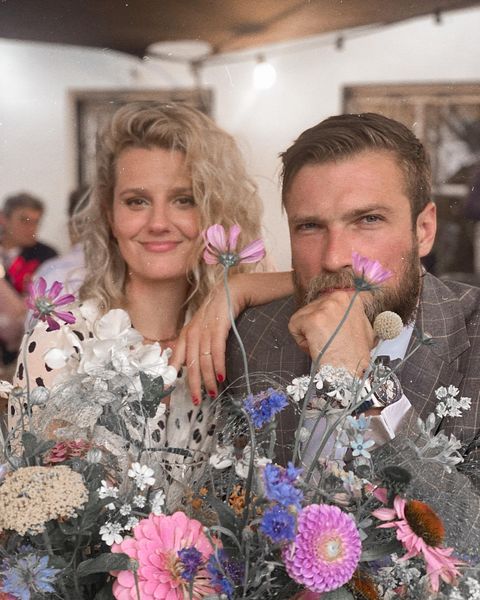 Zosia Zborowska i Andrzej Wrona udowodnili, że mają do siebie dystans. Wideo, na którym przebrani za Timona i Pumbę śpiewają „Hakuna Matata” stało się wiralem!