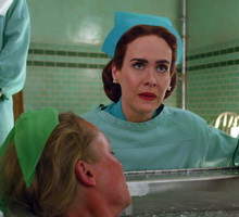„Ratched” to teraz najpopularniejszy serial na Netflix Polsce! O czym jest i czy warto go obejrzeć?