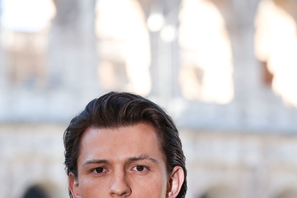 Tom Holland znika z mediów społecznościowych