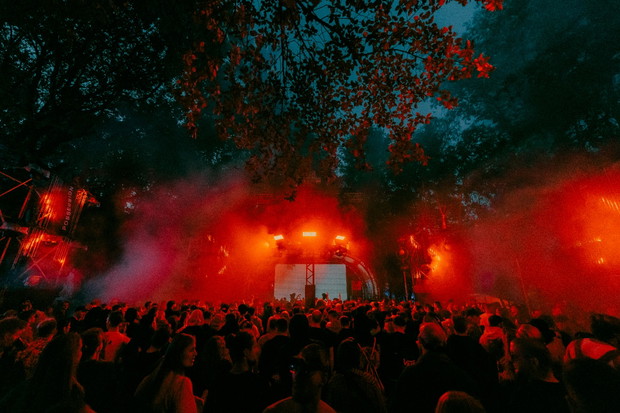 FEST Festival 2022: scena Possession