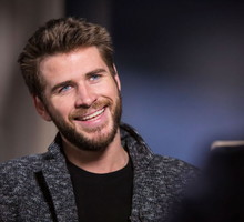 Liam Hemsworth przedstawił rodzicom nową dziewczynę. Kim jest Gabriella Brooks?
