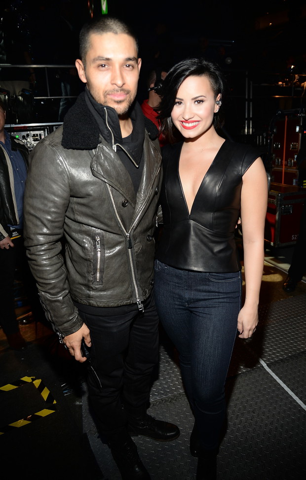 Demi Lovato sugeruje w nowej piosence, że padła ofiarą groomingu