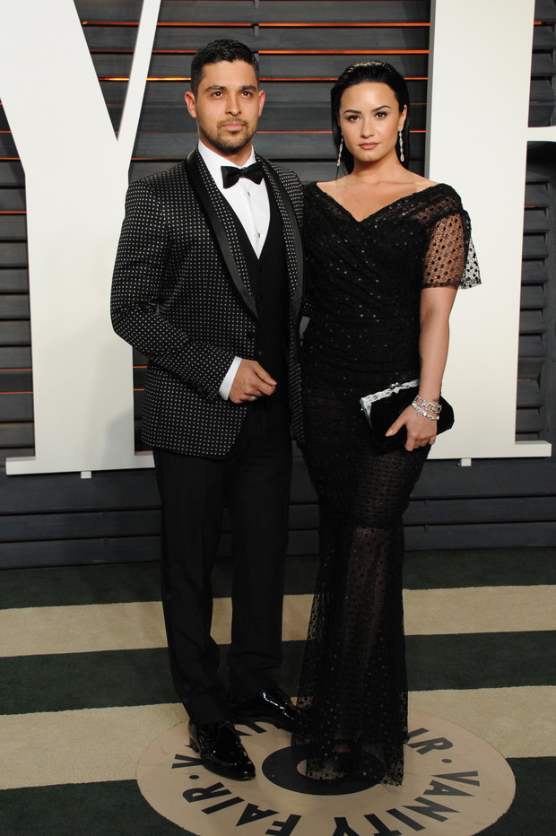 Demi Lovato sugeruje w nowej piosence, że padła ofiarą groomingu