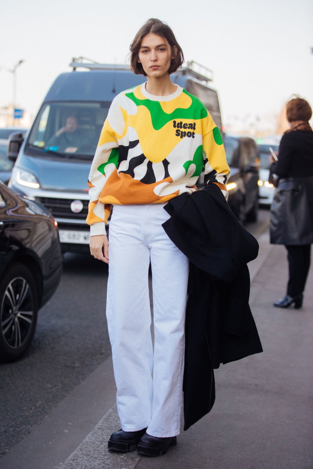 Street Style : Day Eight - Paris Fashion Week - Womenswear F/W 2022-2023