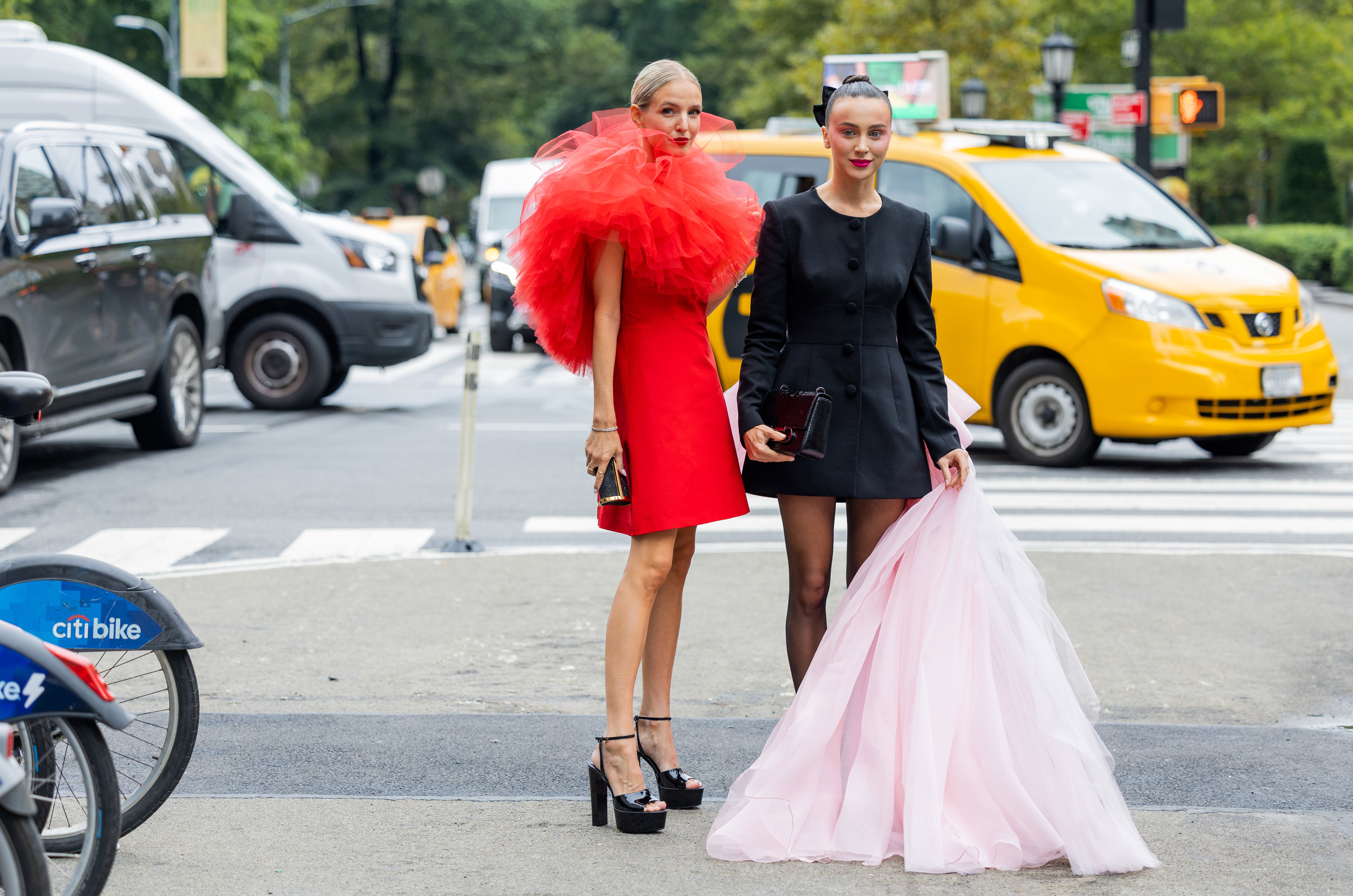 NYFW wiosna-lato 2023: street style
