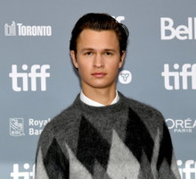 Ansel Elgort oskarżony o molestowanie seksualne. Aktor z „Gwiazd naszych wina” odpowiedział na zarzuty!