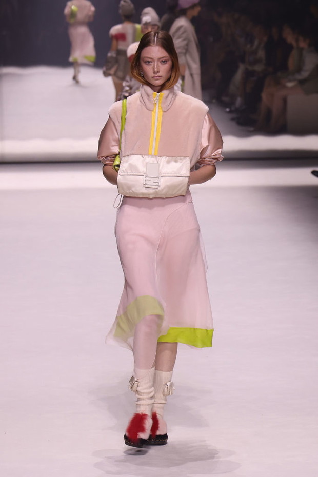 Pokaz Fendi na wiosnę-lato 2023 – 25-lecie torebki „Baguette” Fendi