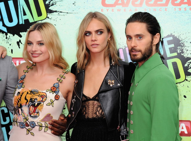 Margot Robbie i Cara Delevinge
