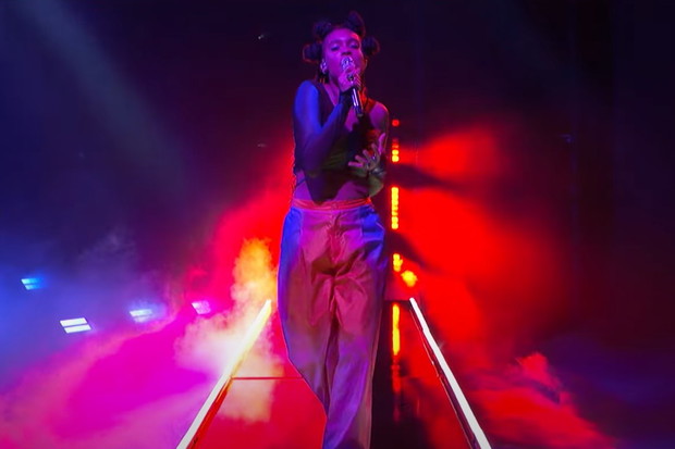 Występ Sary James w finale amerykańskiego „Mam talent!”