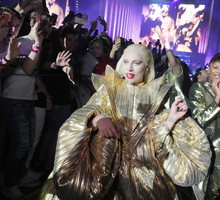 Lady Gaga zalewa się łzami po nagle przerwanym koncercie