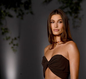 Hailey Bieber