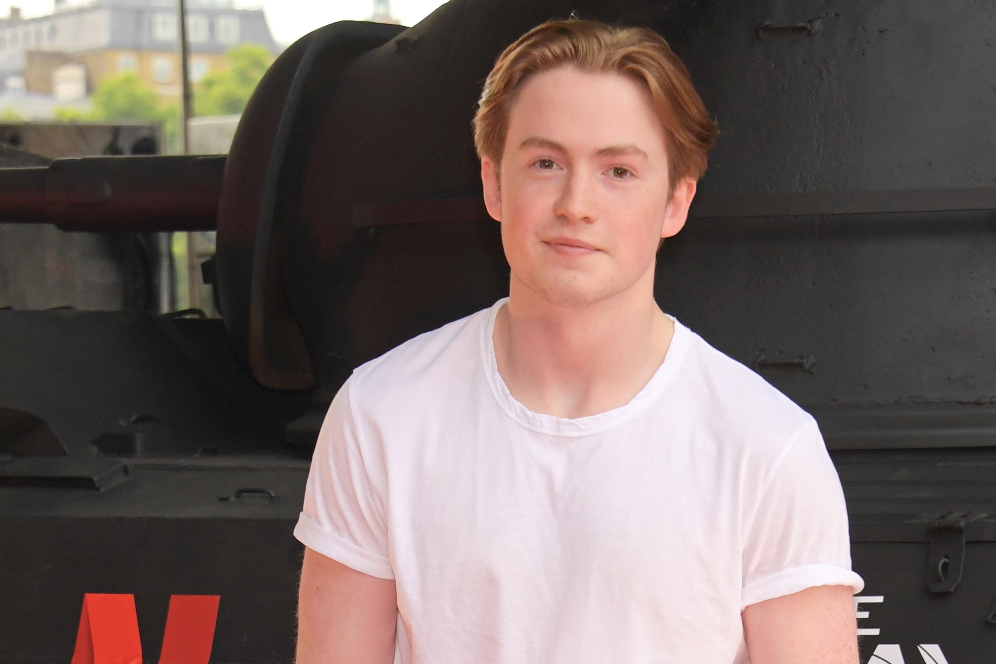 Kit Connor ujawnił, że jest bi w gorzkim wpisie. „Gratuluję, że zmusiliście 18-latka do coming outu”