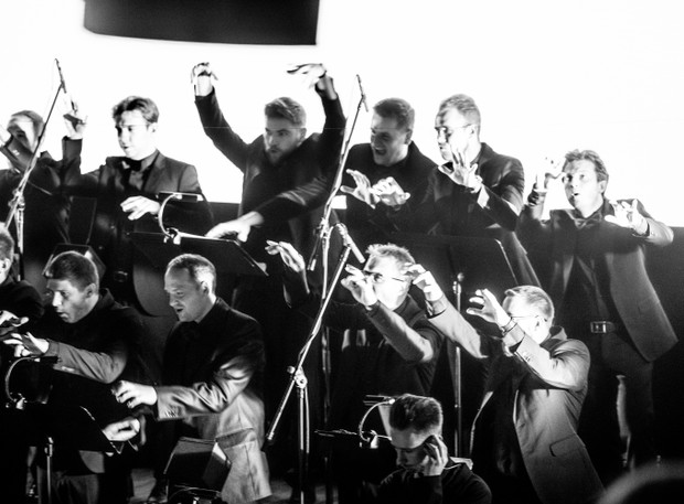 Orkiestra, chór i gołe stopy. Byłem na koncercie Sanah w Filharmonii Narodowej i oto, co o tym myślę RELACJA, ZDJĘCIA