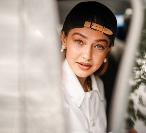 Ulubiony krem Gigi Hadid to idealny kosmetyk na zimę. Nawilża i tworzy barierę ochronną
